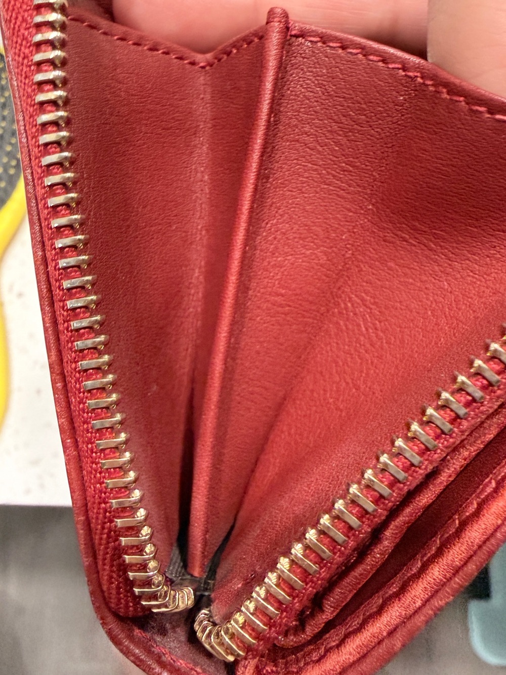 Red Gucci Wallet - Picture 6 of 8